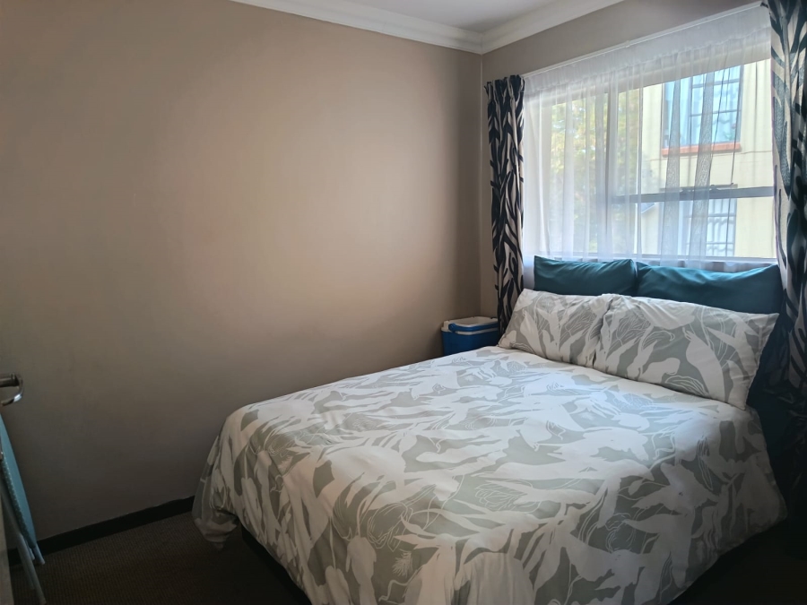 2 Bedroom Property for Sale in Geelhoutpark North West